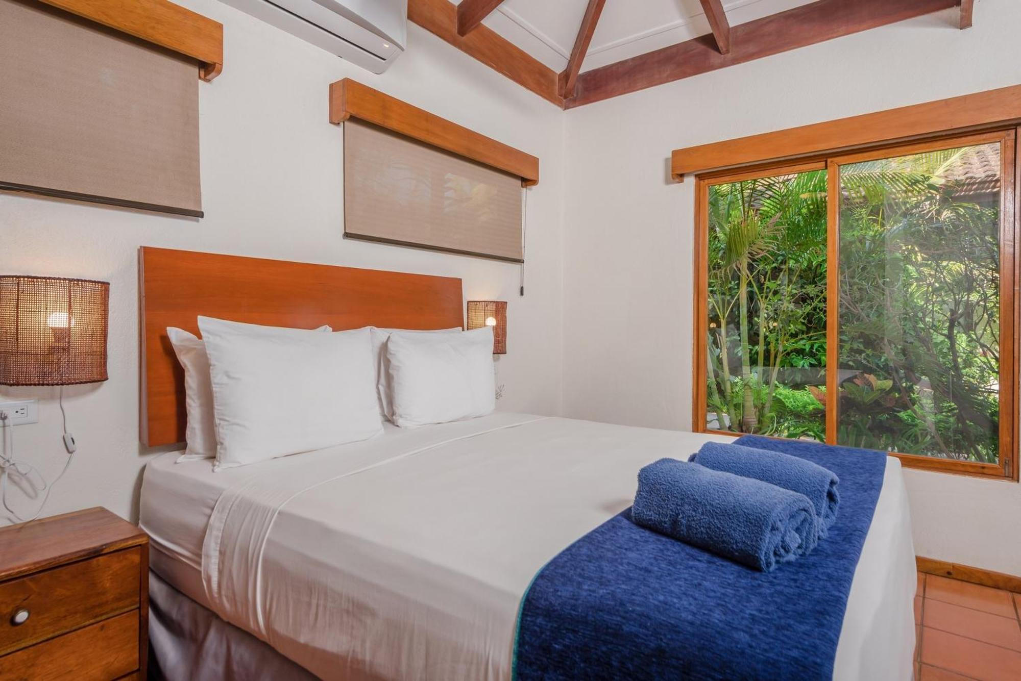 The Coast Beachfront Hotel Тамариндо Номер фото