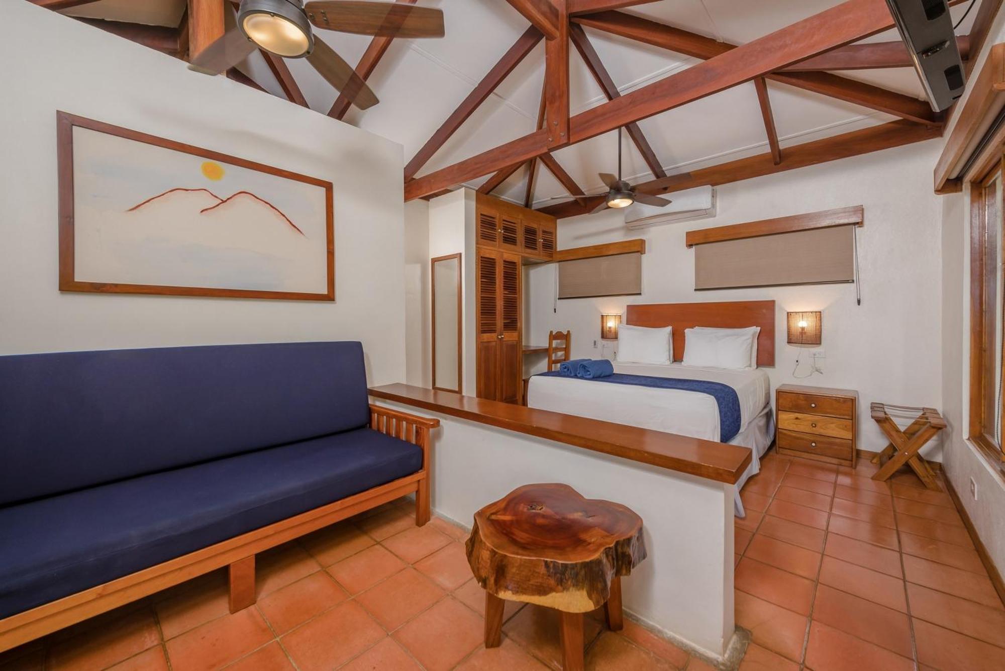 The Coast Beachfront Hotel Тамариндо Номер фото